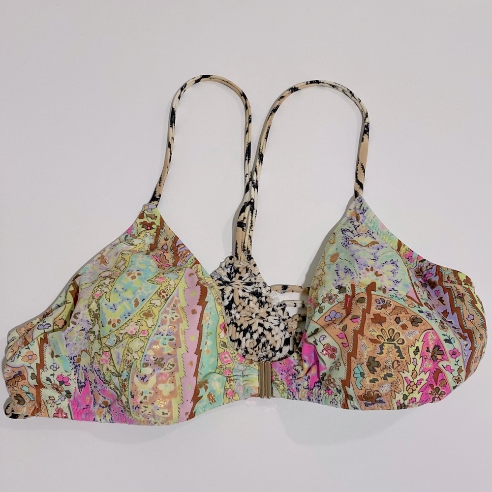 VS Swim top, size:M. Front clasp, gorgeous detail